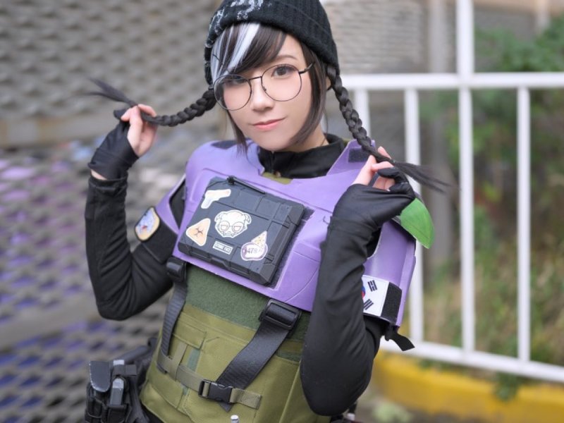 Косплей r6s dokkaebi