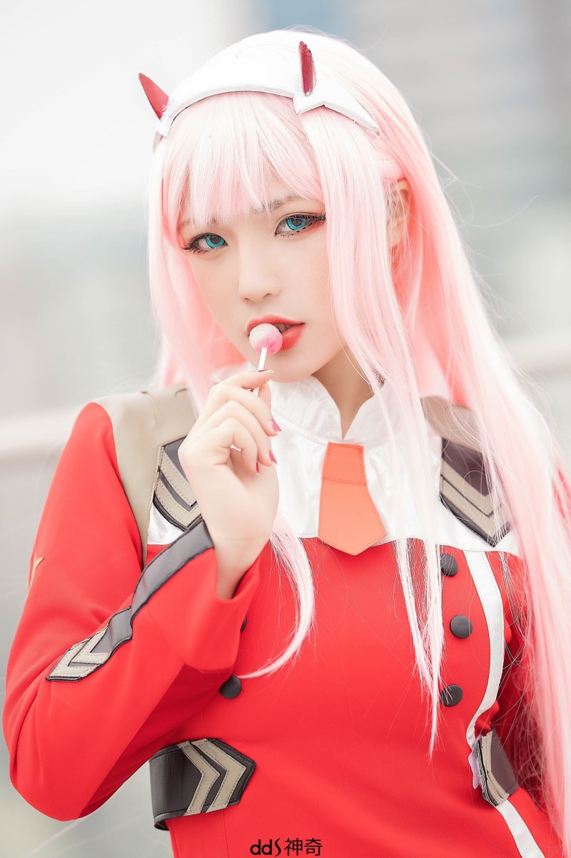 Алиса милкович косплей zero two