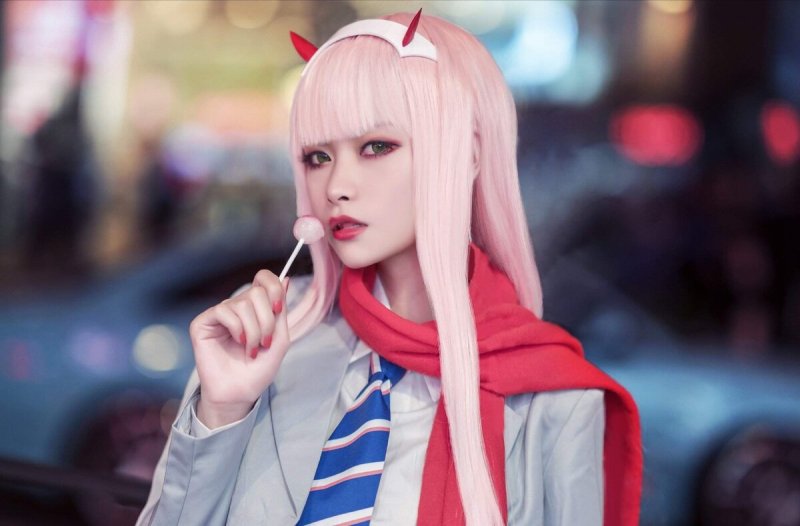 Косплей zero two