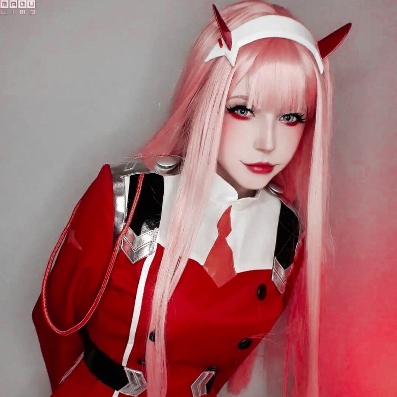 Косплей zero two