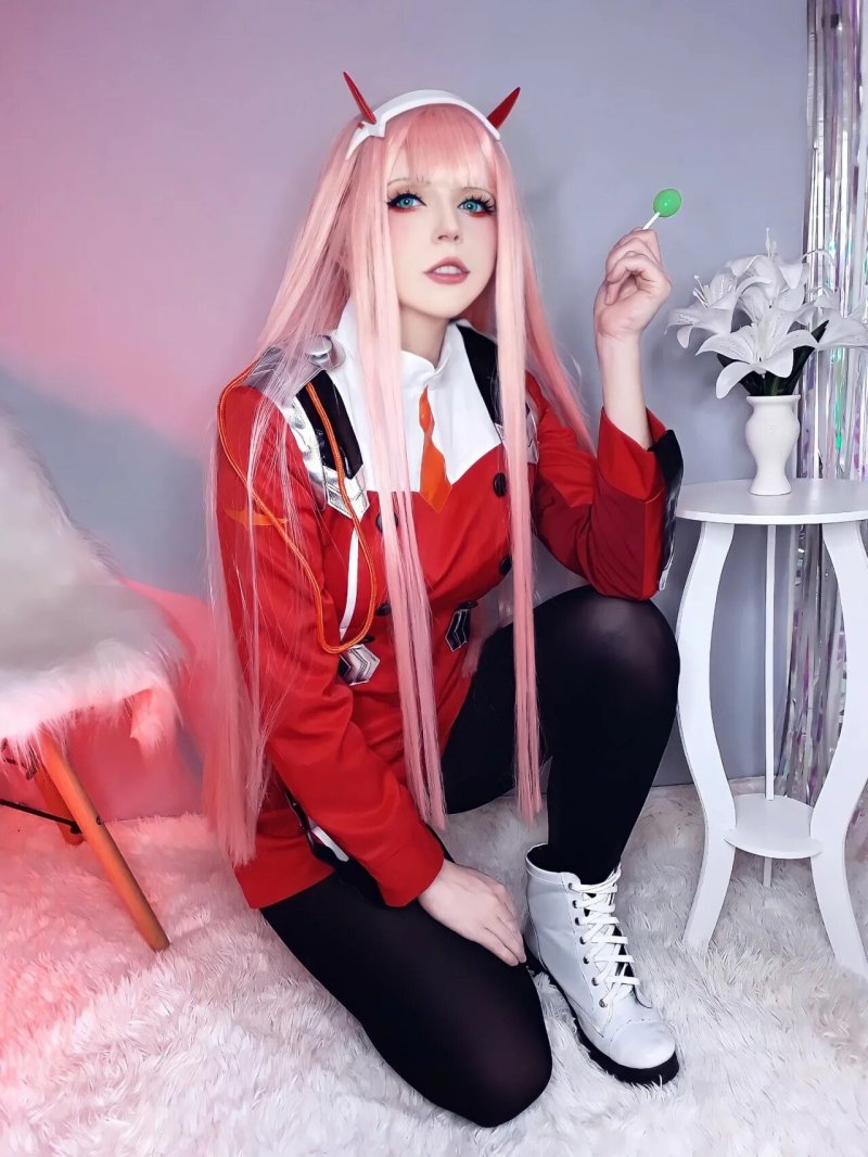 Zero two cosplay стример