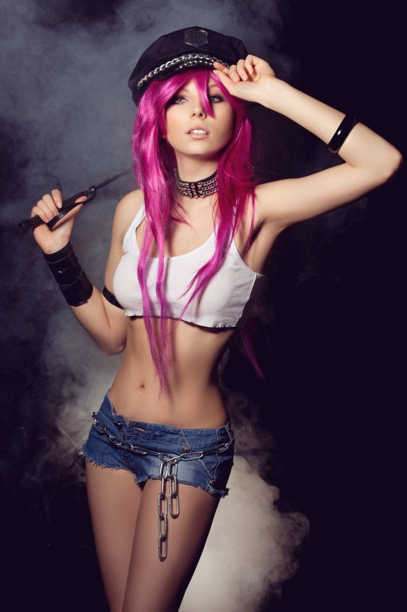 Street fighter poison косплей