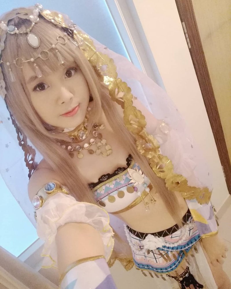 Kotori minami танцовщица